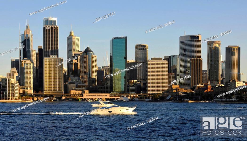 Stock Photo: View of Sydney Cove, yacht off Circular Quay, port, skyline of Sydney, Central Business District, Sydney, New South Wales, Australia.