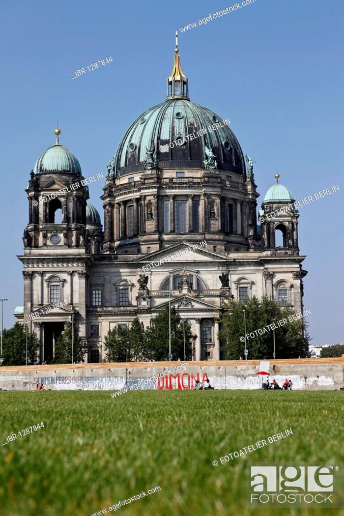 Stock Photo: The Berliner Dom cathedral seen from the castle meadow, Mitte, Berlin, Germany, Europe.