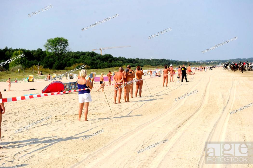 Celebrities at Usedom Cross Country 2016. Featuring: FKK-Urlauber Where:  Usedom, Stock Photo, Picture And Rights Managed Image. Pic.  WEN-WENN29511268 | agefotostock