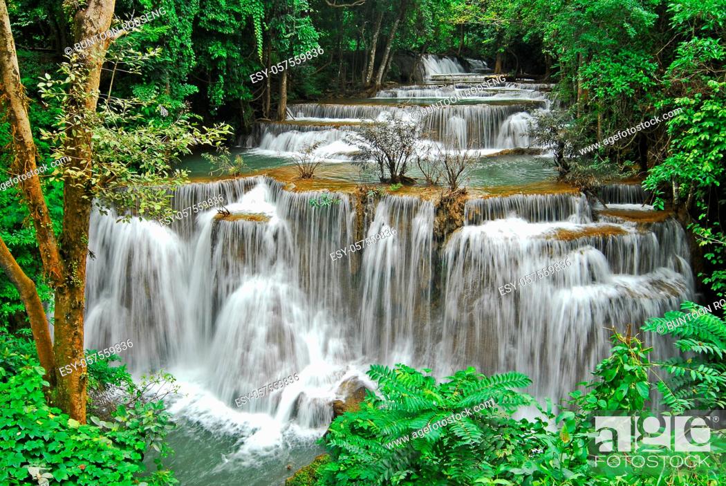 Imagen: Huay Mae Kamin Waterfall in Khuean Srinagarindra National Park, Kanchanaburi province, Thailand.