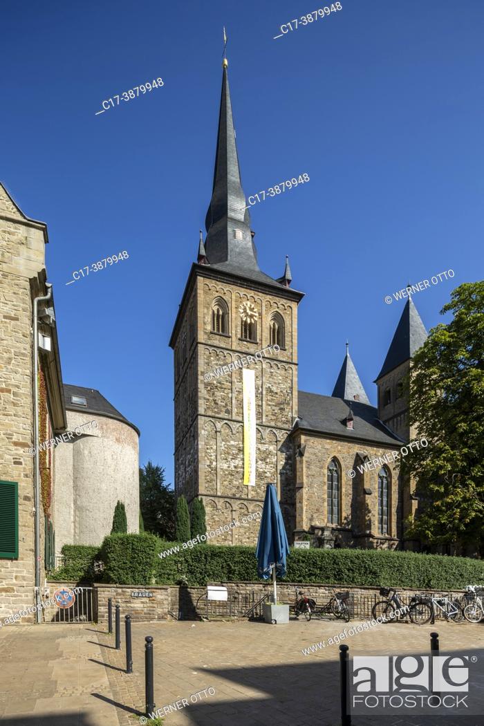 Stock Photo: Ratingen, Germany, Ratingen, Bergisches Land, Rhineland, North Rhine-Westphalia, NRW, Saint Peter and Paul church, parish church, catholic church.