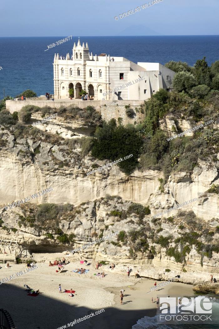 Photo de stock: Beach in Tropea, Calabria, Italy, with The Sanctuary of Santa Maria dell'Isola above.