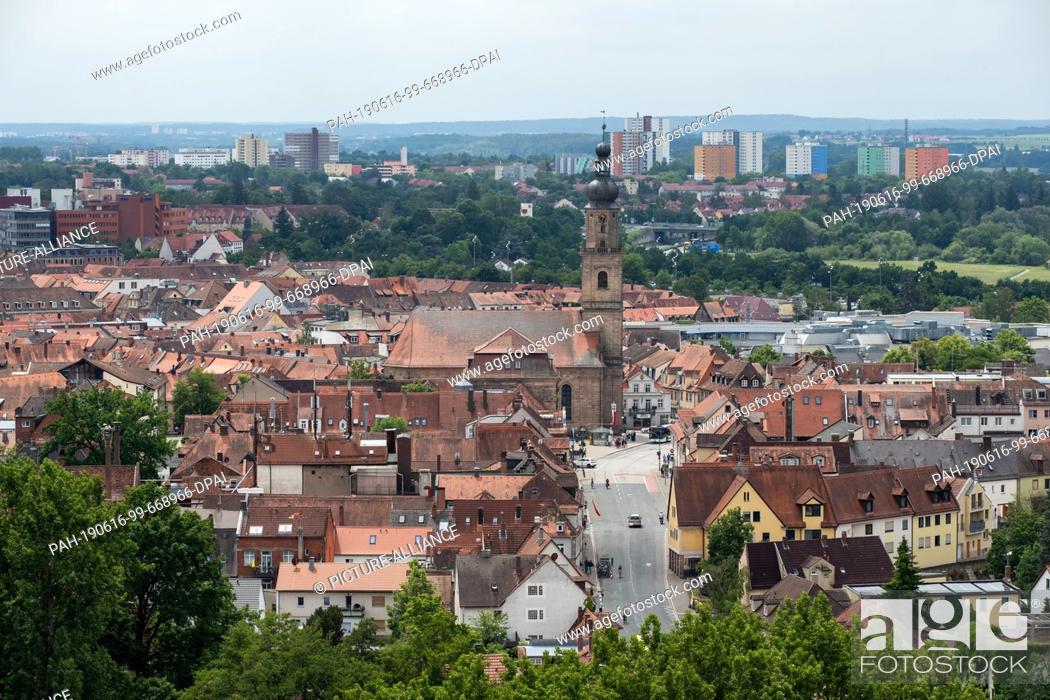 Stock Photo: 11 June 2019, Bavaria, Erlangen: Overview of the city (view south-southwest) with the Protestant church of the Old Town (Old Town Trinity Church).