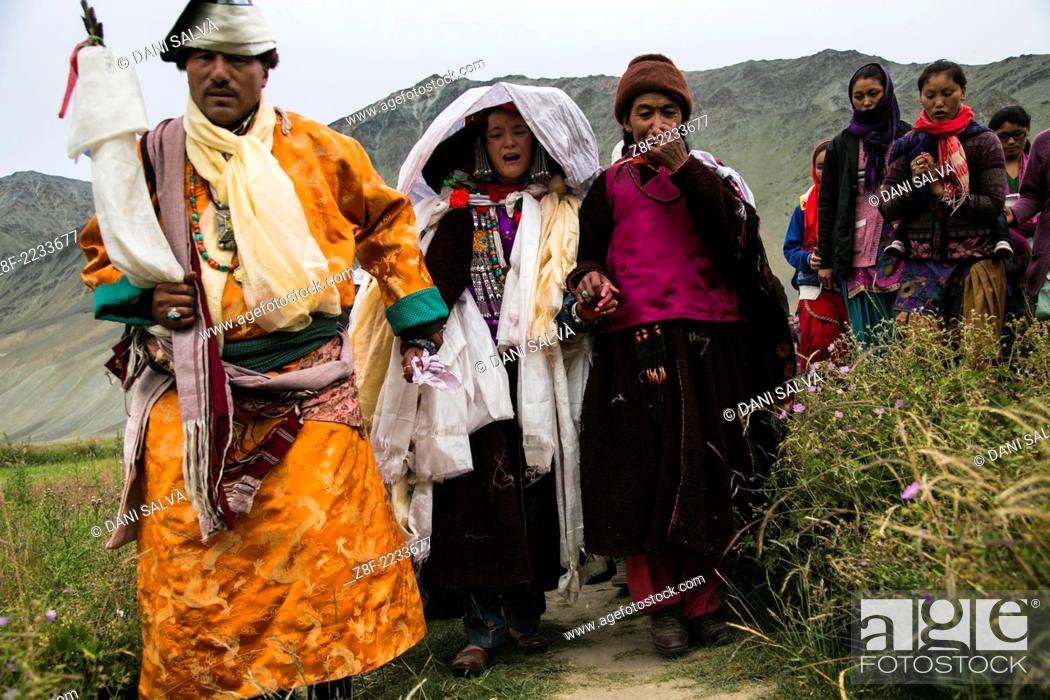 Tibetan wedding hi-res stock photography and images - Alamy