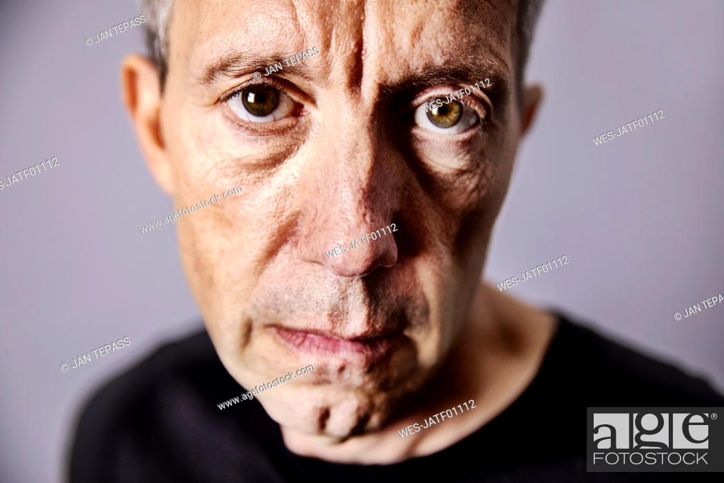 Photo de stock: Portrait of disappointed mature man.