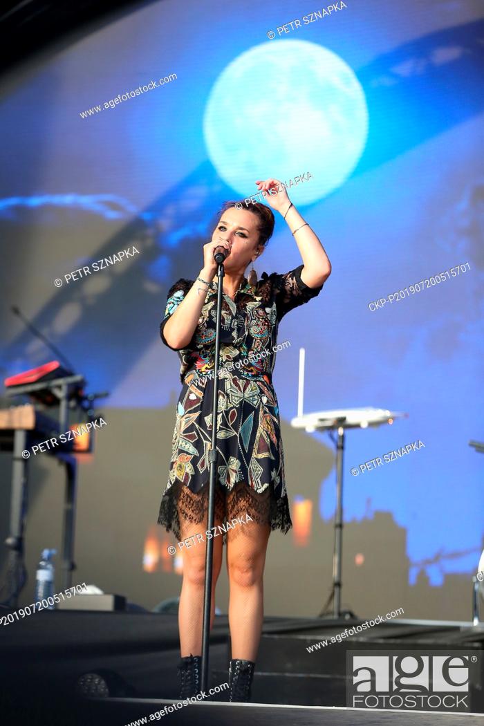Realistisch Wortel Atticus French singer Zaz performs during the Colours of Ostrava 2019 international  music festival, Stock Photo, Picture And Rights Managed Image. Pic.  CKP-P201907200515701 | agefotostock
