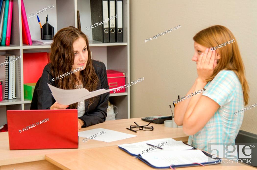 Stock Photo: Young beautiful girl on reception at the office specialist.
