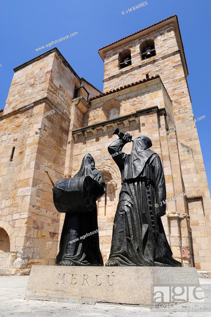 Stock Photo: Zamora city, Merlu monument in front of San Juan Bautista church. Castilla y Leon, Spain.