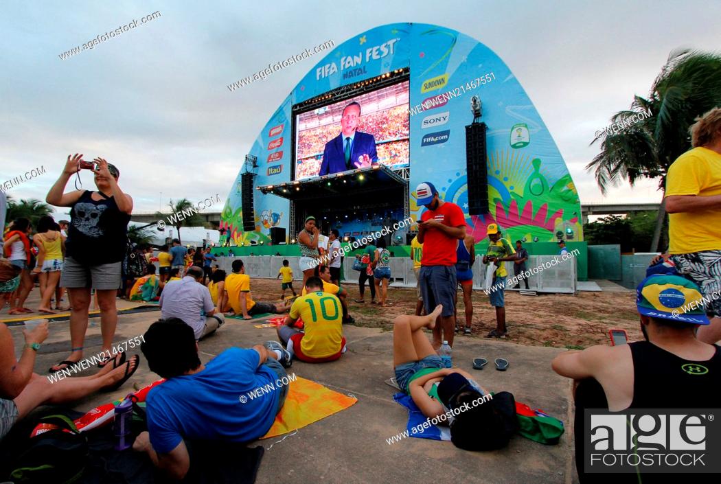 Fans enjoying themselves at FIFA Fan Fest during Day 6 of the 2014 FIFA  World Cup Where: Natal, Foto de Stock, Imagen Derechos Protegidos Pic.  WEN-WENN21467551 | agefotostock