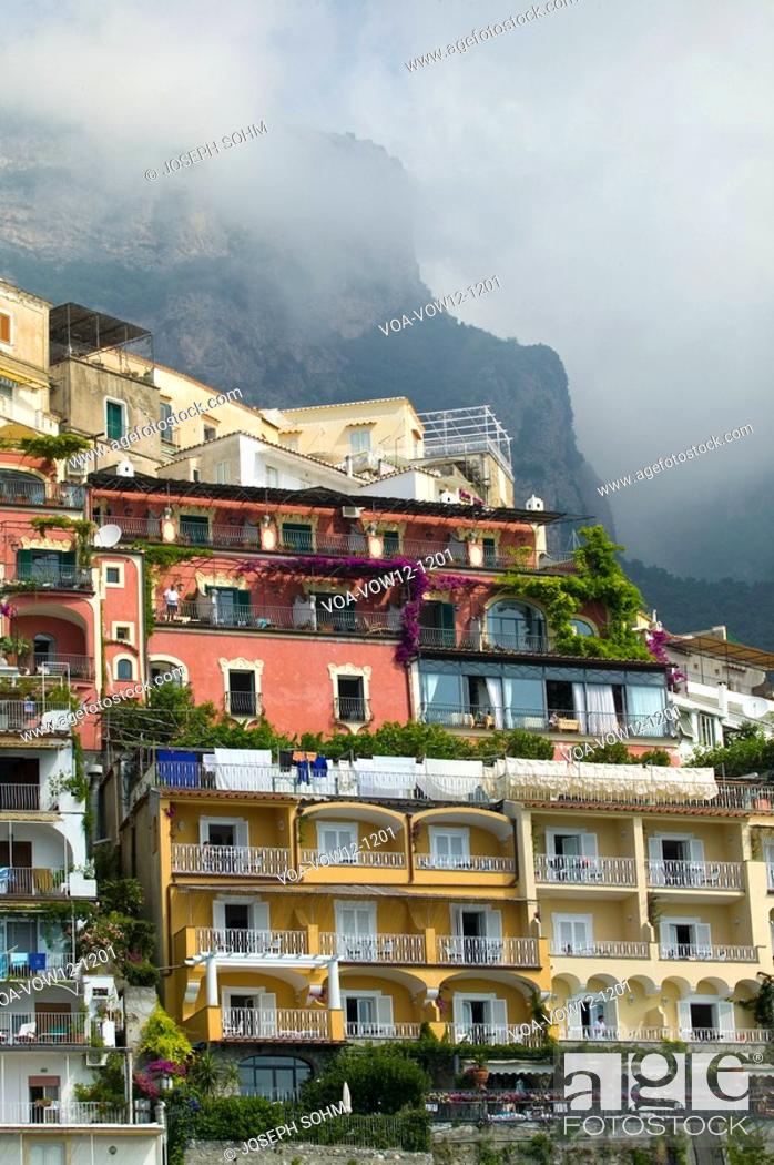 Imagen: Colorful buildings of Amalfi, a town in the province of Salerno, in the region of Campania, Italy, on the Gulf of Salerno, 24 miles southeast of Naples.