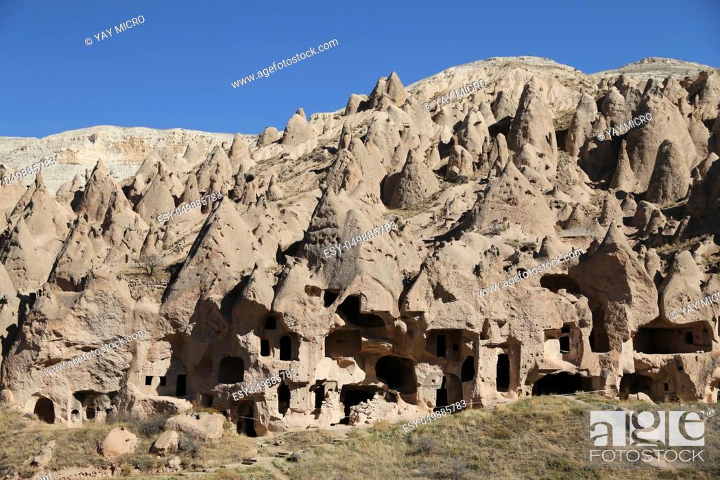 Imagen: Rock Formations in Zelve Valley, Cappadocia, Nevsehir City, Turkey.