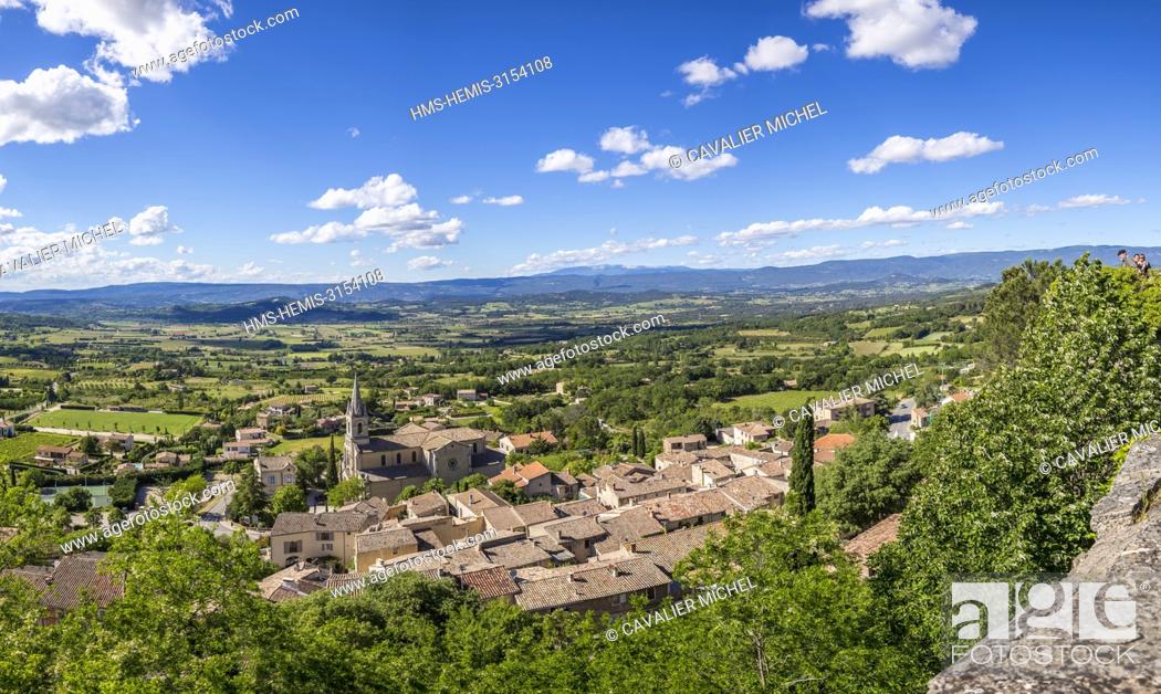 Stock Photo: France, Vaucluse, regional natural reserve of Luberon, Bonnieux, panoramic view since the belvedere ""Lou Badareù""".