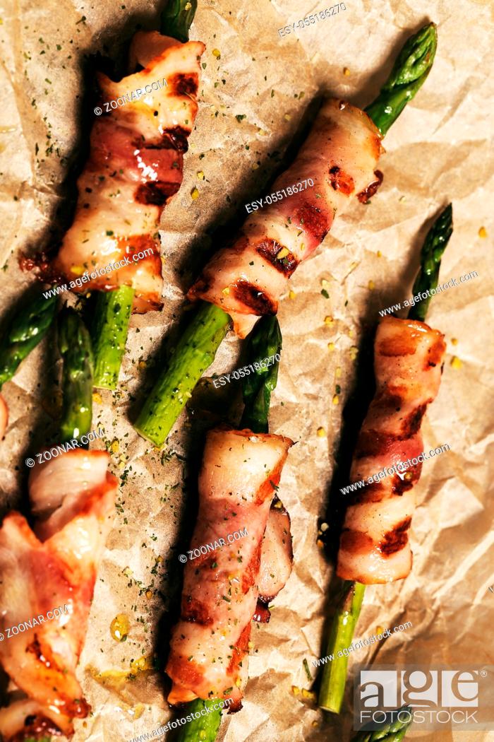 Stock Photo: Food. Delicious asparagus with bacon.