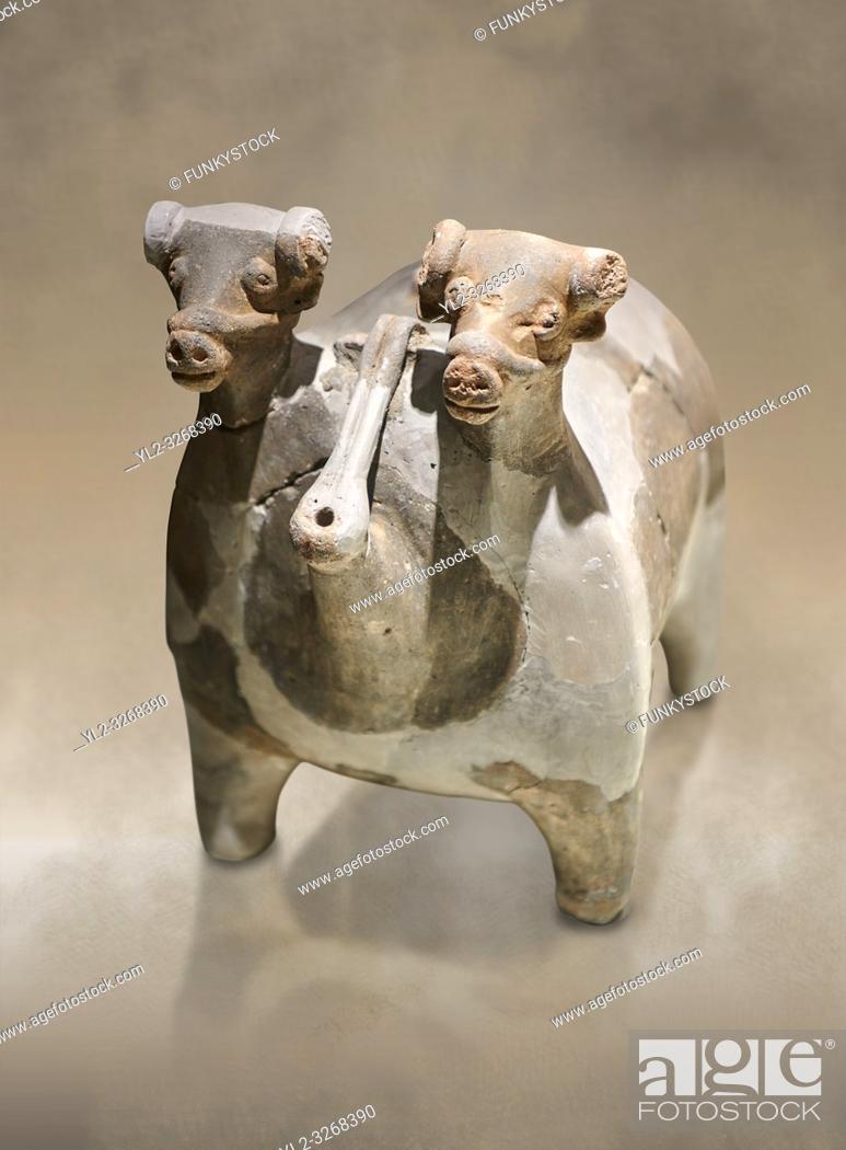 Photo de stock: Bronze Age Anatolian terra cotta vtwo headed bull shaped ritual vessel - 19th to 17th century BC - Kültepe Kanesh - Museum of Anatolian Civilisations, Ankara.