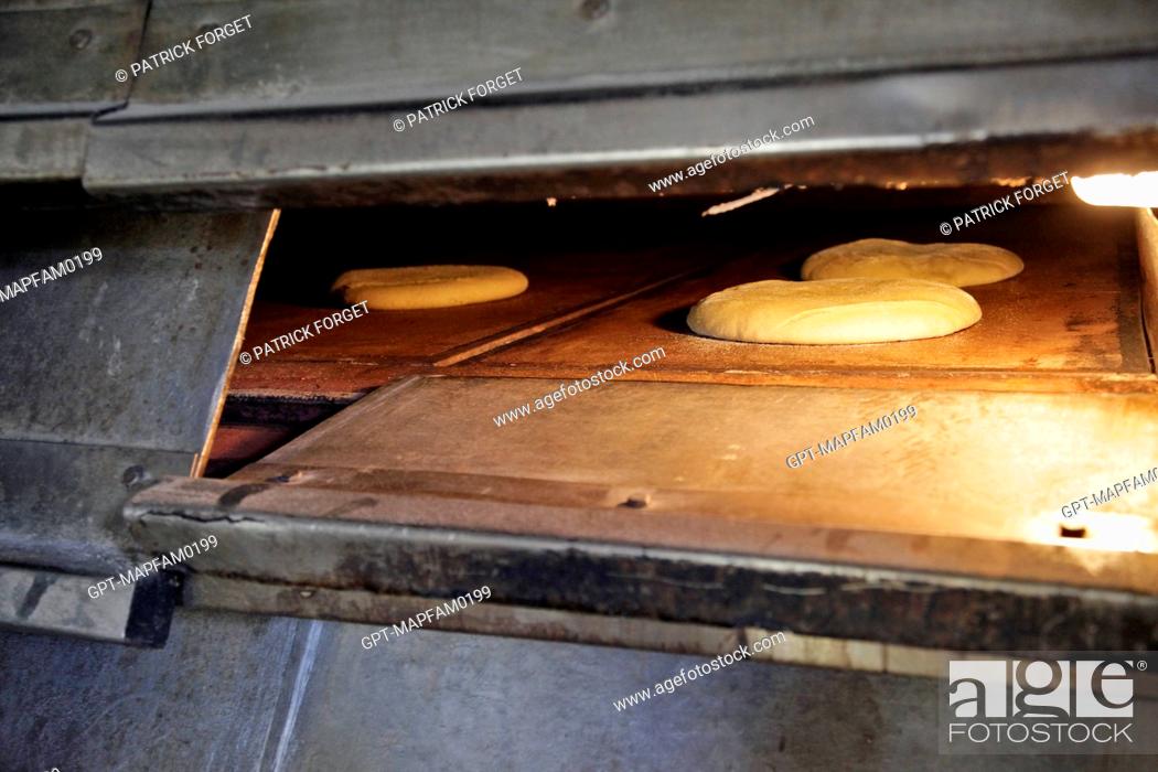 Stock Photo: BREAD OVEN IN THE BERBER VILLAGE OF OUTGHAL OUTGUAL, AL HAOUZ, MOROCCO.
