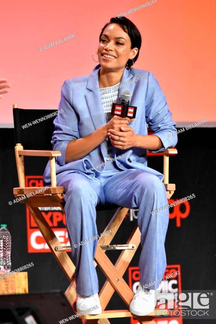 Imagen: Rosario Dawson hosts Q&A at C2E2 2022 (Chicago Comic and Entertainment Expo) at McCormick Place on Sunday, August 7, 2022 in Chicago, IL.