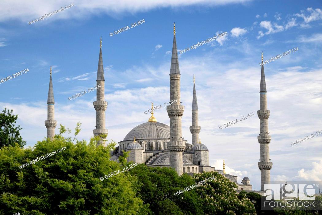 Stock Photo: Turkey, Istanbul, historical center listed as World Heritage by UNESCO, Sultanahmet district, Blue Mosque (Sultanahmet Camii).
