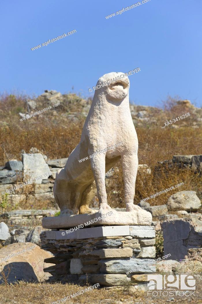 Photo de stock: Naxian Lion, Delos Island, UNESCO World Heritage Site, Cyclades Group, Greece.