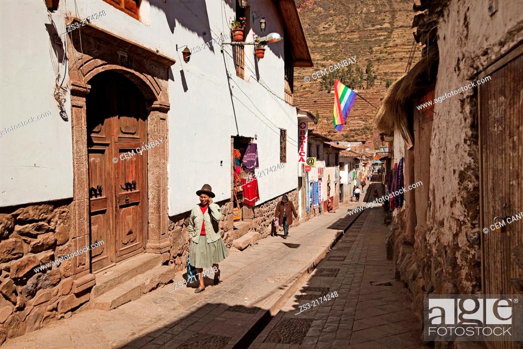 Stock Photo: Street scene from the town, Pisaq, Valle Sagrado, Cuzco, Peru, South America.