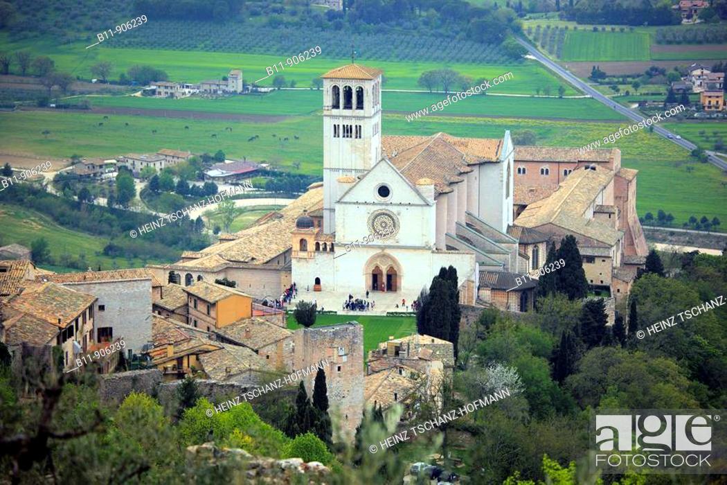 Stock Photo: Die Kirche Santa Maria Maggiore, Taufkirche des Franz von Assisi, Assisi, Umbrien, Italien / The church of Santa Maria Maggiore.