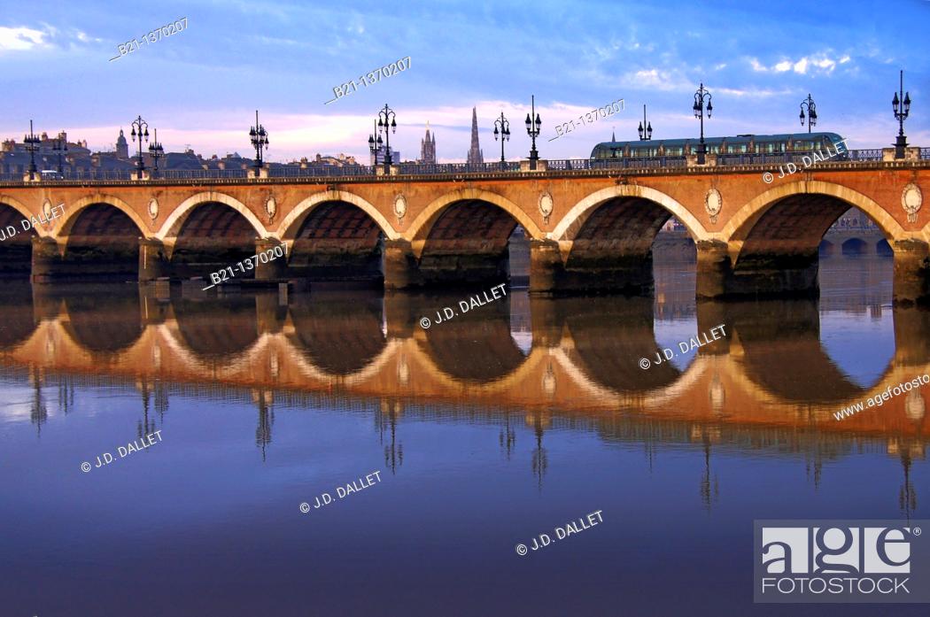 Stock Photo: Pont de Pierre (stone bridge) over the Garonne river at Bordeaux, Gironde, Aquitaine, France.