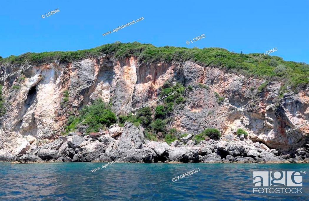 Photo de stock: seascape of corfu island at paradise beach of Liapades (Greece). chalk rocks along the cliff.