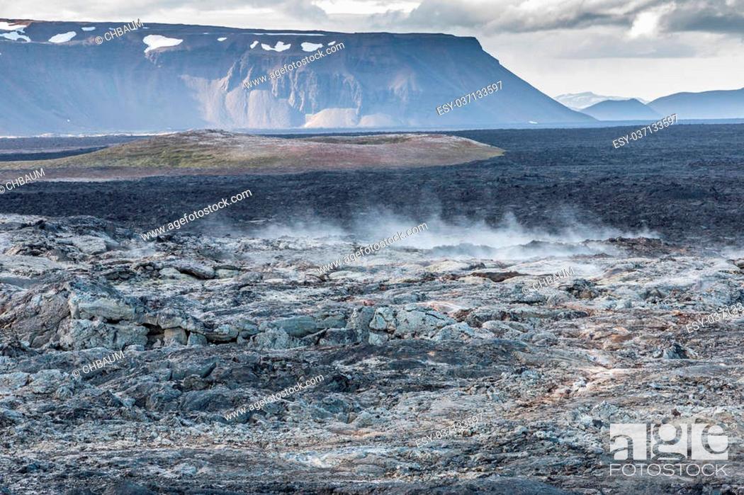 Photo de stock: Lava desert in the famous Krafla mountains, a still active volcanic area near Myvatn, Iceland.