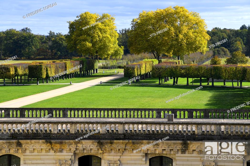 Stock Photo: The french gardens at Royal chateau at Chambord, Loire Valley, France, Europe.