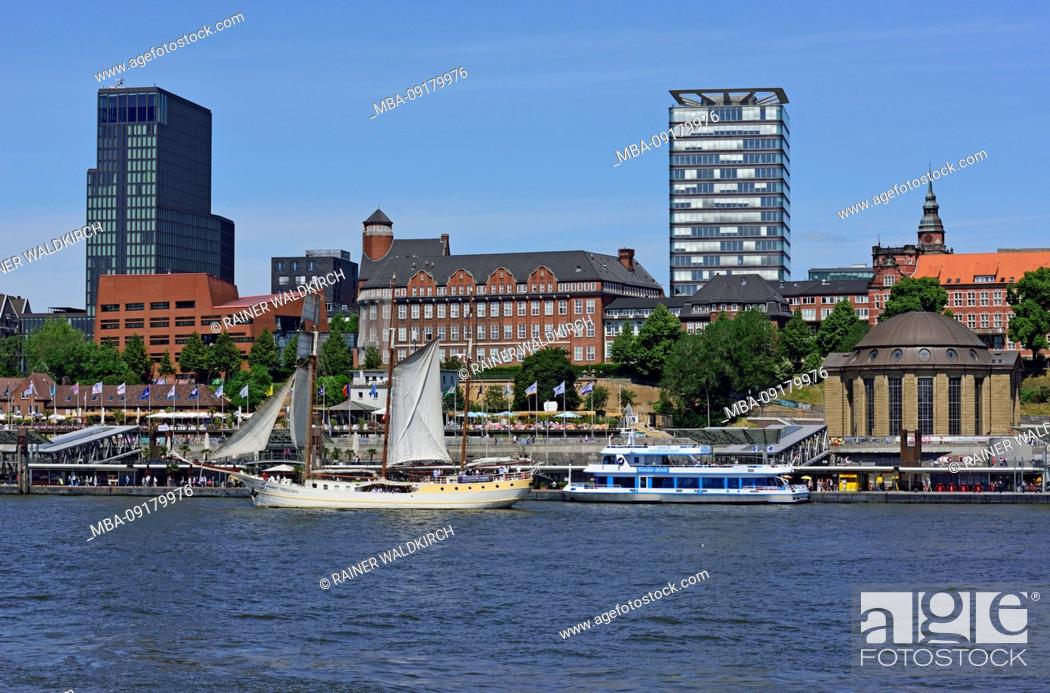 Stock Photo: Europe, Germany, Hanseatic City of Hamburg, St. Pauli, Landungsbrücken, Elbe, view over the river Elbe on skyline, dome Alter Elbtunnel,.