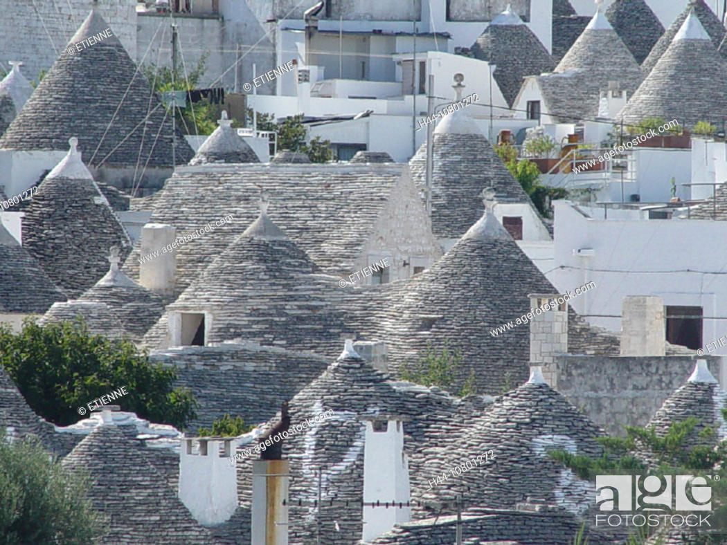Imagen: Alberobello, Apulia, homes, houses, Italy, Europe, overview, roofs, Trulli, typical, village.