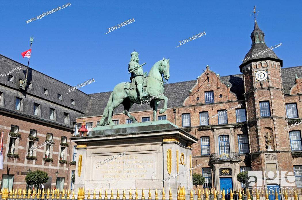 Imagen: Jan Wellem Monument, Old Town Hall, Duesseldorf, North Rhine-Westphalia, Germany, Europe, Jan Wellem Denkmal, altes Rathaus, Duesseldorf, Nordrhein-Westfalen.