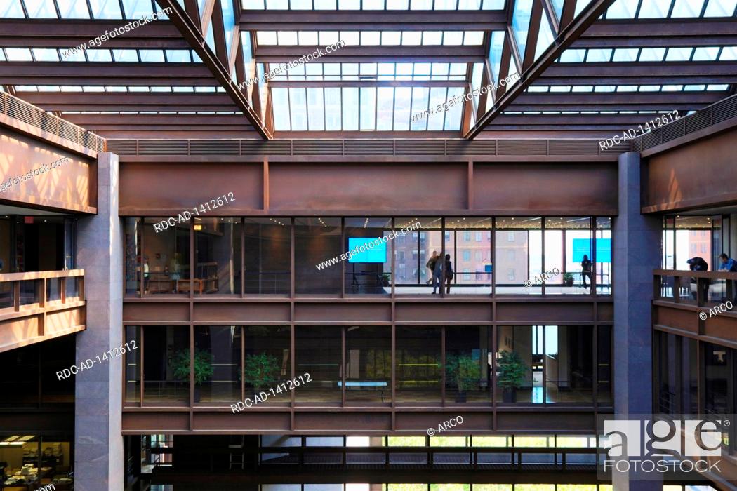  Inside the Ford Foundation Building in New York, NY, USA, Foto de Stock, Derechos de Imagen Protegidos Pic.  RDC-AD