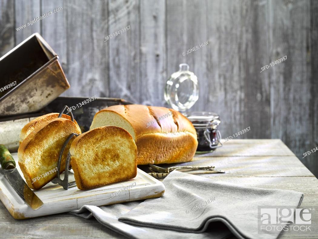 Imagen: Toasted milk bread slices.