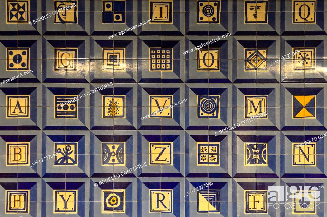 Stock Photo: Tiles at Lisboa metro station.