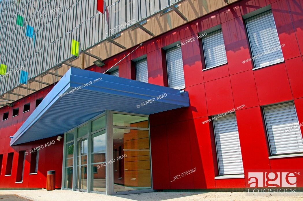 Imagen: Lycée Charles Renouvier high school, Prades, France.
