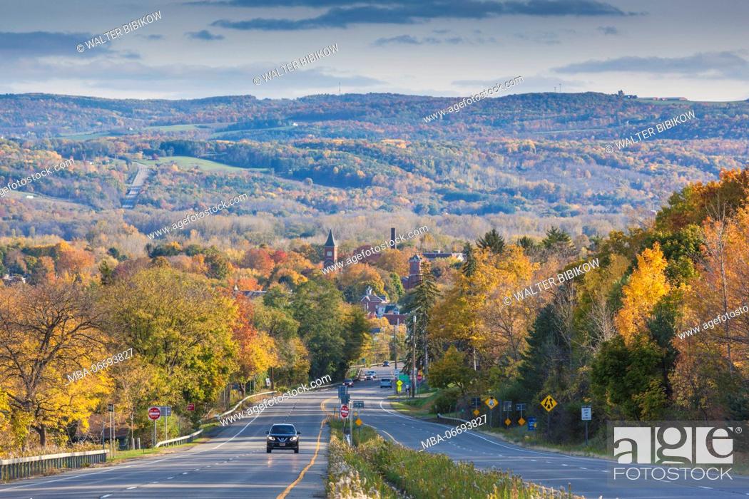 Stock Photo: USA, New York, Finger Lakes Region, Watkins Glen, Rt 14, autumn.
