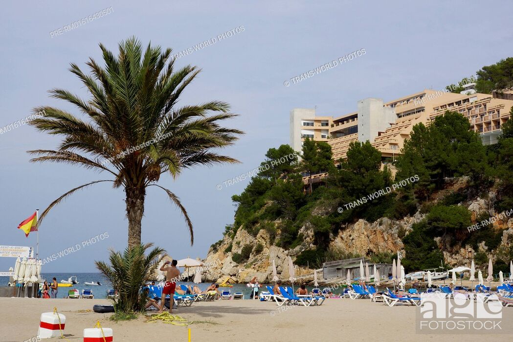 Stock Photo: Beach at Port de Sant Miguel, Sant Joan de Labritja, Ibiza, Spain / Strand von Port de Sant Miguel, Sant Joan de Labritja, Ibiza, Spanien.