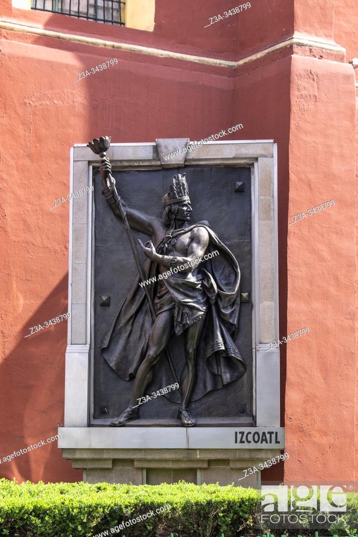 Imagen: Izcoatl statue, Mexico City, Federal District, Mexico.