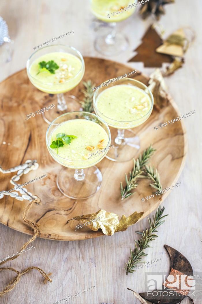 Imagen: Pineapple and cucumber gazpacho for Christmas.