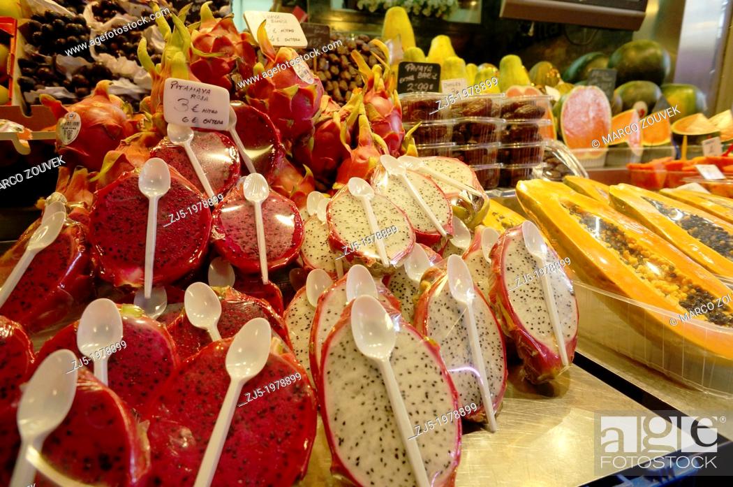 Photo de stock: Food market La Boqueria Barcelona, Catalonia, Spain.