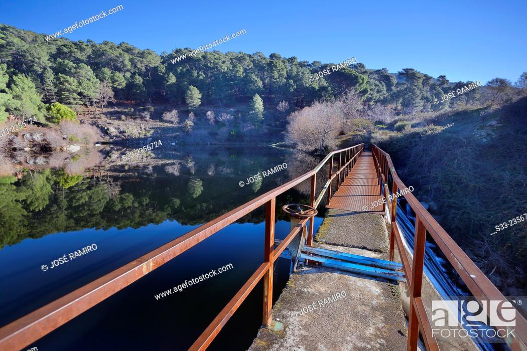 Stock Photo: Dam in Hornillos reservoir in the Sierra de Gredos. La Adrada. Avila. Castilla Leon. Spain. Europe.