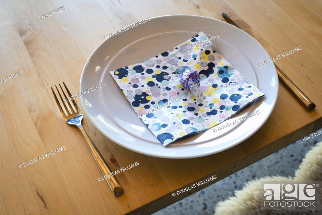 Stock Photo: plate with napkin.