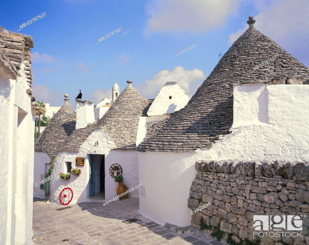 Stock Photo: Italy, Apulien, Alberobello,  Cityscape, houses, 'Trulli', typical,  UNESCO-World Heritage Site Resort, sight, destination, culture, buildings, Bauweise.