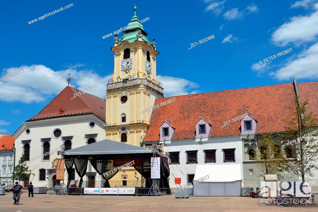 Imagen: Old Town Hall with Municipal museum on the Main square of the Slovak capital Bratislava - Slovakia.