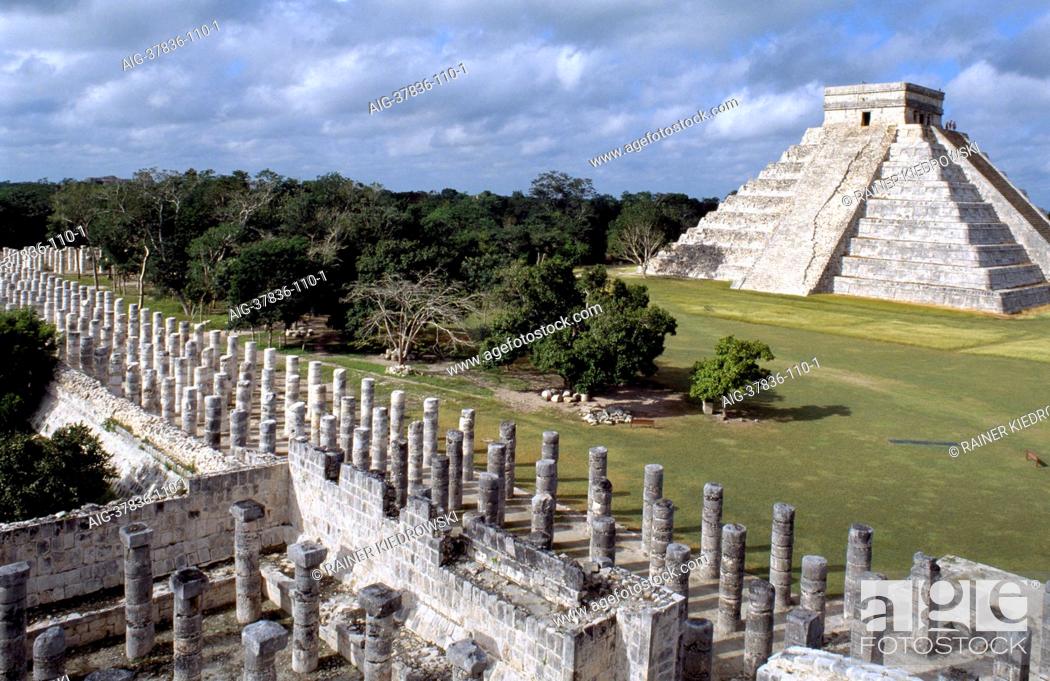 Stock Photo: Chichen Itza, Yucatßn. - El Castillo - The Pyramid or Temple of Kukulcan - Mexico.