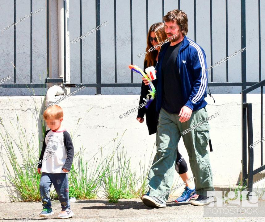 Christian Bale out for breakfast with his wife Sibi Blazic and their son  Joseph, Foto de Stock, Imagen Derechos Protegidos Pic. WEN-WENN31407171 |  agefotostock