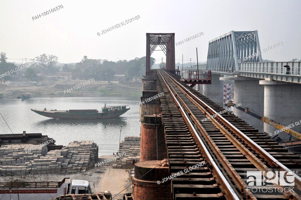 Stock Photo: Old and new railway bridge in Ghorashal near Narsingdi on 09.01.2015 - Bangladesh | usage worldwide. - Ghorashal/Dhaka/Bangladesh.