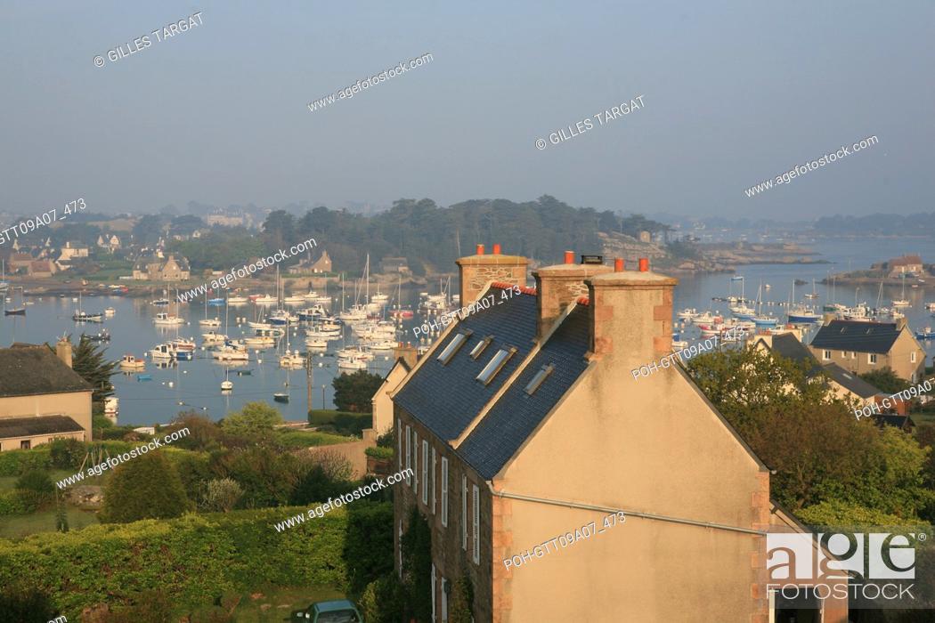 Stock Photo: tourism, France, brittany, cotes-d'armor, cotes d'armor, pink granite coast, ploumanach, port de la clarte, harbour, ar sklerder.