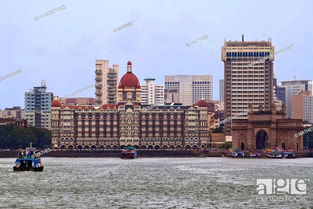 Stock Photo: Gateway of India and Taj Mahal Palace hotel, Mumbai, India.