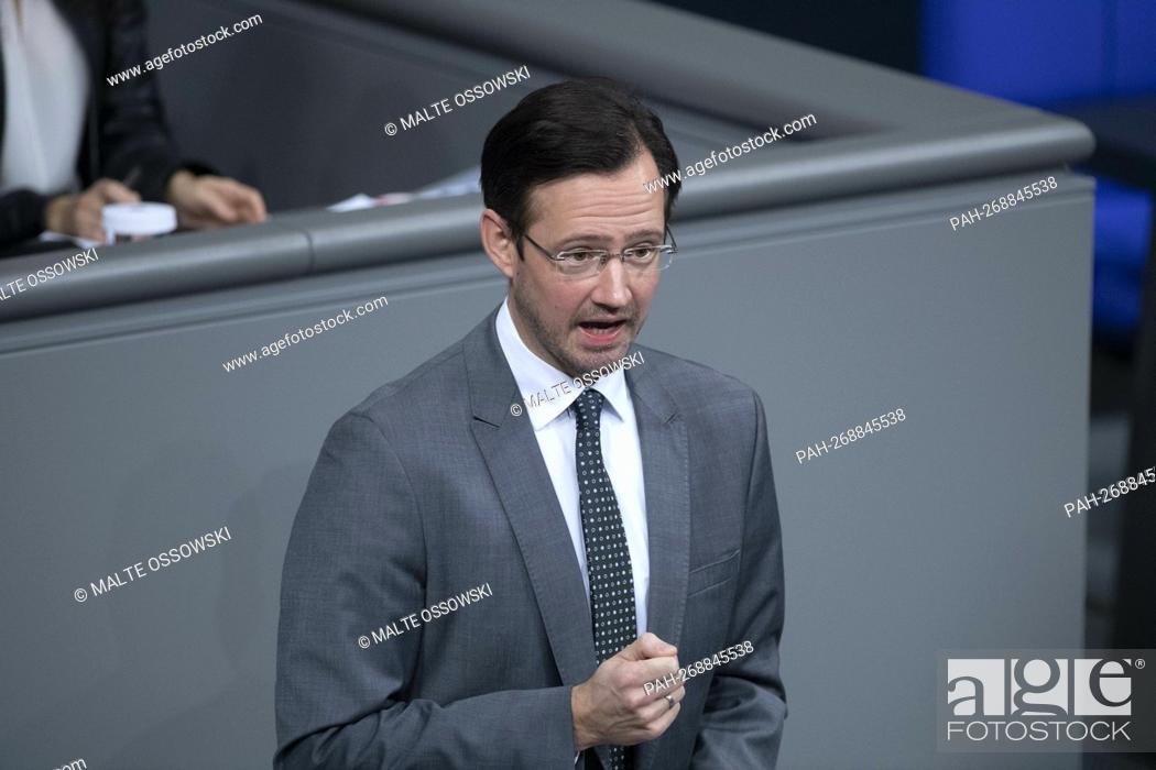 Stock Photo: Dirk WIESE, SPD parliamentary group, during his speech debate on strengthening vaccination prevention versus COVID-19, 7th plenary session of the German.